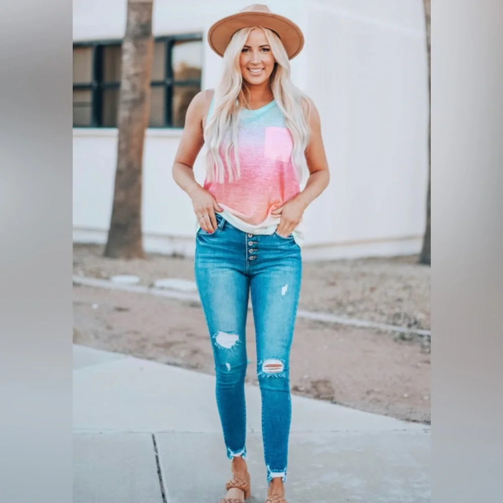 Ombré Tank Top - Picture 2 of 10